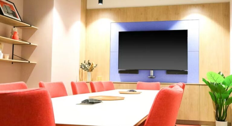 Screenshot 11 8 2024 144218 runwayea.st  768x418