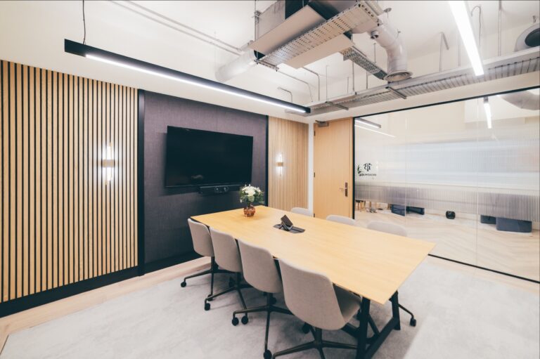 Screenshot 8 7 2024 164439 www.dropbox.com  768x511